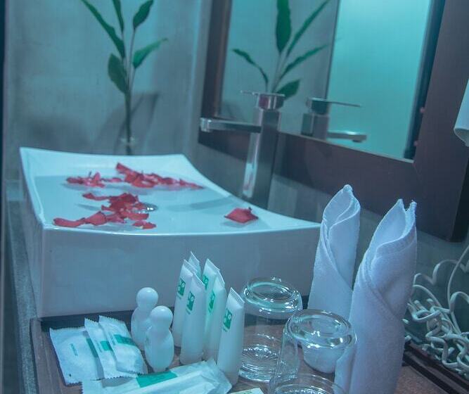 اتاق لوکس سه تخته, Mekong Angkor Deluxe