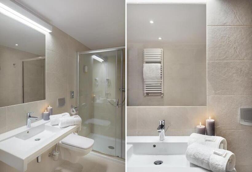 اتاق استاندارد با چشمانداز شهر, Molo