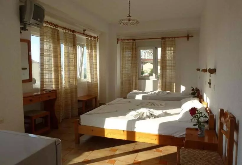 Chambre Triple Standard, Paris Beach