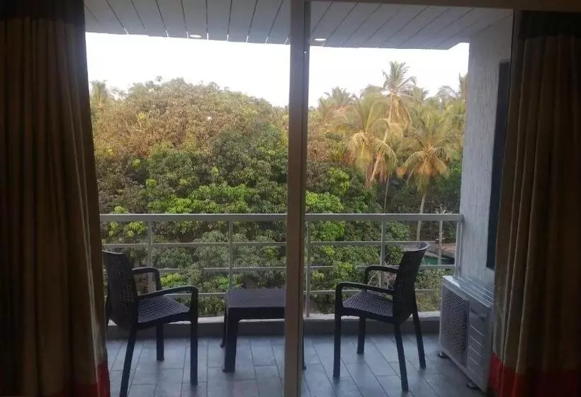 اتاق اجرایی, Turtle Beach Resort  Morjim