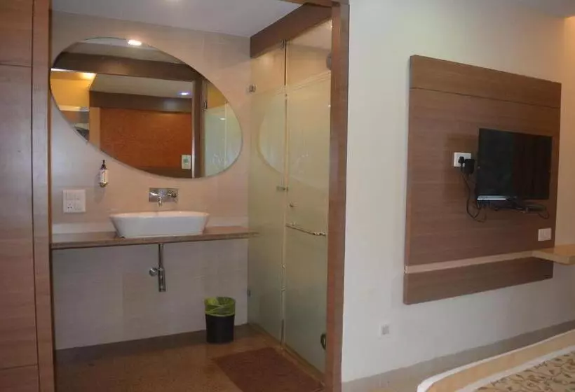 سوییت اجرایی, Turtle Beach Resort  Morjim