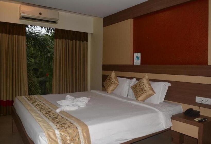 سوییت اجرایی, Turtle Beach Resort Morjim