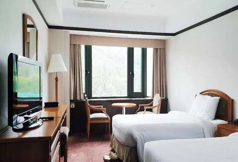 Deluxe Room Mountain View, The K Hotel Gyeongju