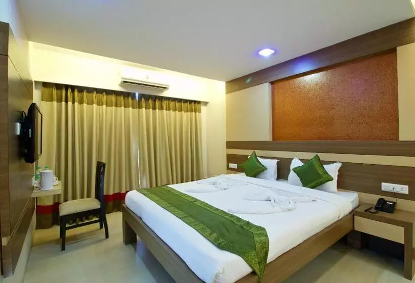 اتاق سوپریور با تخت بزرگ, Turtle Beach Resort  Morjim