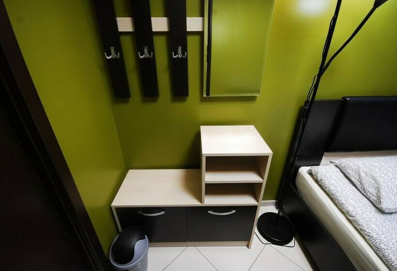 スタンダードルーム, Landmark City Hotel   Hostel