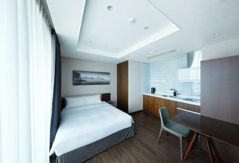 Deluxe Studio, Felix By Stx Hotel & Suite