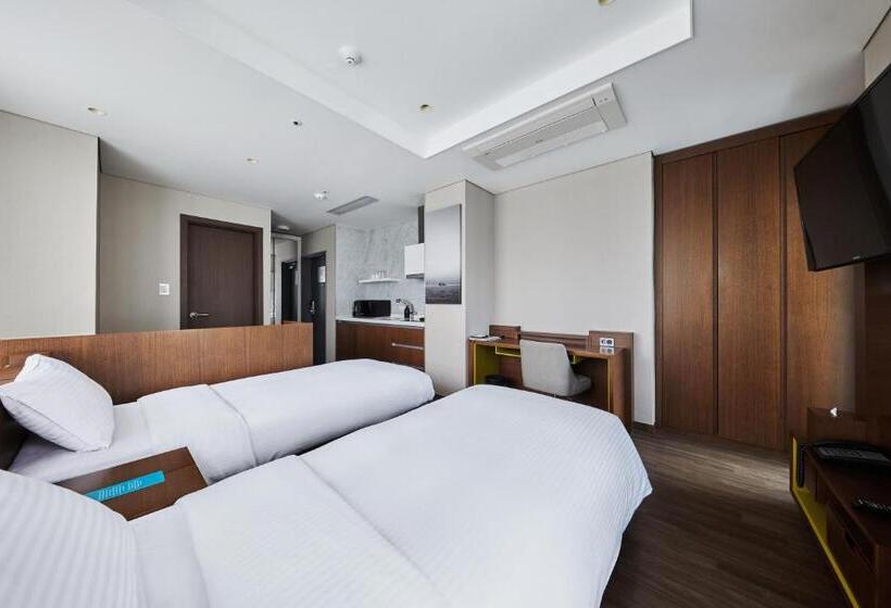 Deluxe Studio, Felix By Stx Hotel & Suite