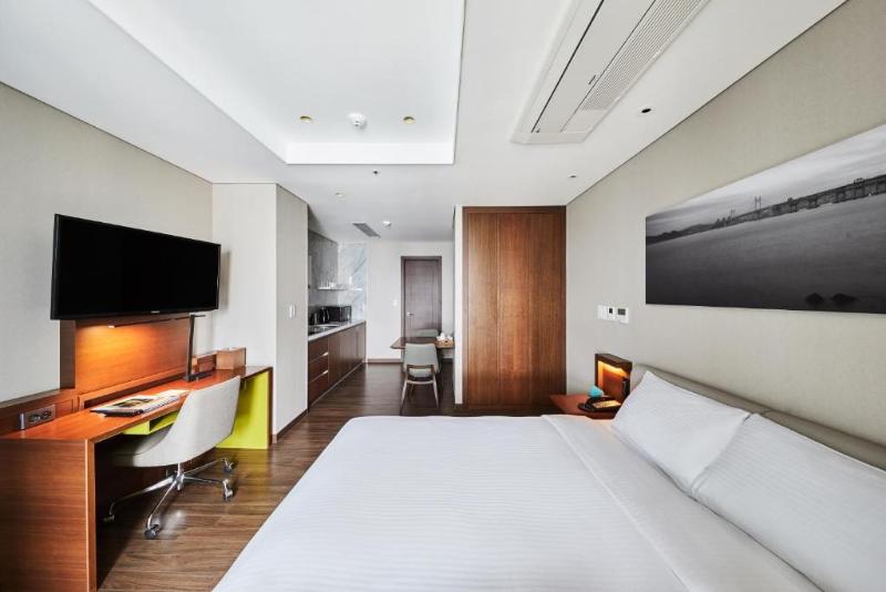 Deluxe Studio, Felix By Stx Hotel & Suite