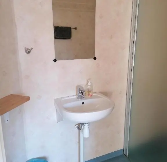 Standard Yhden Hengen Huone, L Hemgården
