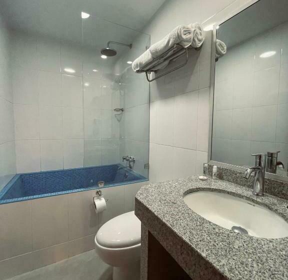 Habitación Familiar, Baños Del Inca Premium