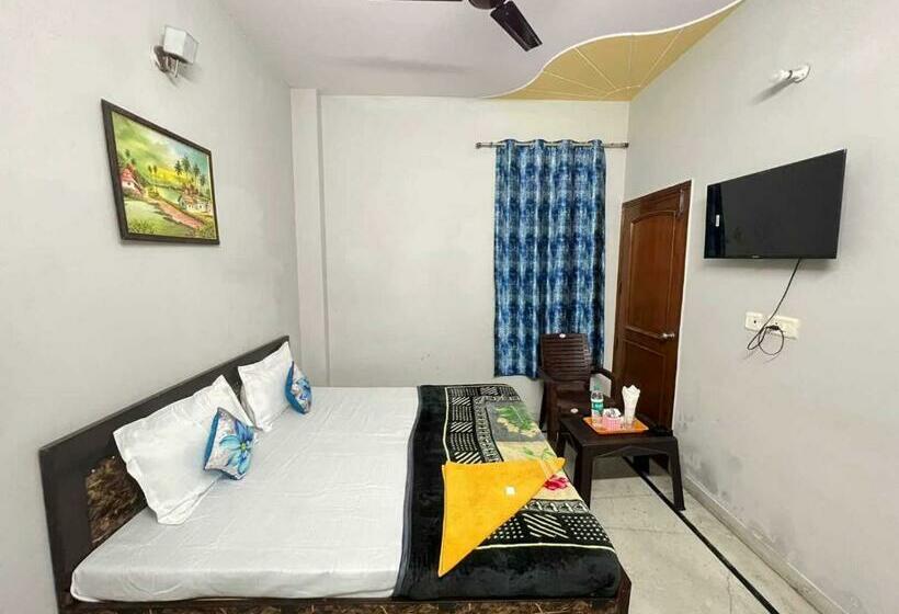 三人经典房间, Oyo Home  Lucky 4 Season Inn