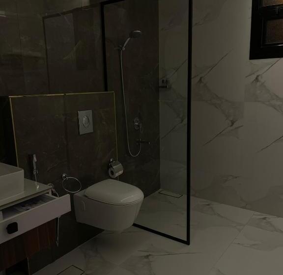 带大床的标准间, سيفن سون للأجنحة الفندقية