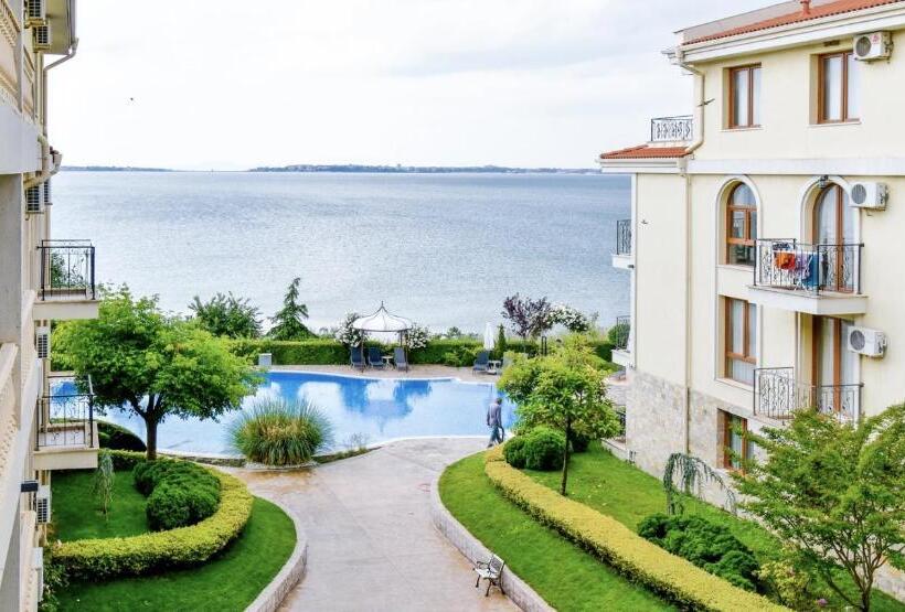 آپارتمان 1 خوابه با چشم‌انداز دریا, Royal Bay  Cozy Apartments  Apartello⊛com