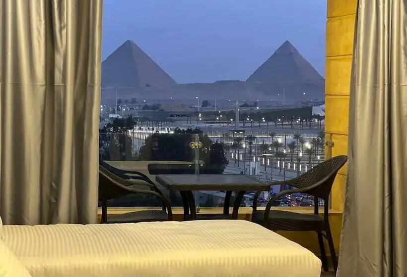 اتاق خانوادگی, Asia Grand Museum & Pyramids View