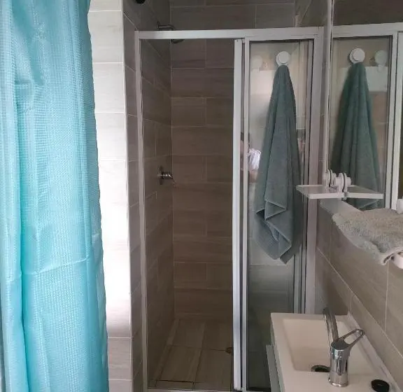 Standard-huone Puutarhanäkymä, Cove Rock Stay
