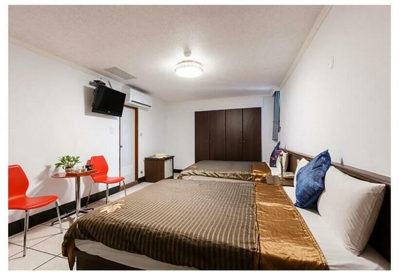 اتاق استاندارد چهار تخته, 登園大飯店 宜蘭縣旅館096號