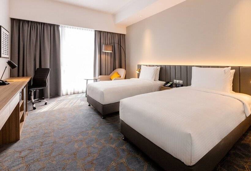 Номер Стандарт с Гостиной, Holiday Inn Sepang Airport By Ihg