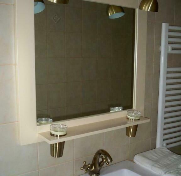 スタンダードルーム, Room In Guest Room   Hong Kong Guest Room In The Heart Of The Vineyard