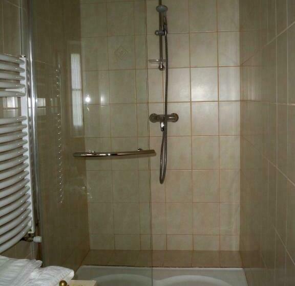 スタンダードルーム, Room In Guest Room   Hong Kong Guest Room In The Heart Of The Vineyard