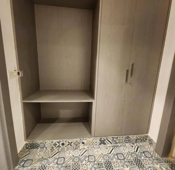 Deluxe Zimmer Kingsize Bett, Express Square9
