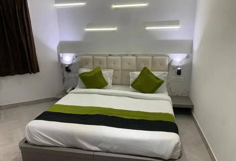 Deluxe Zimmer Kingsize Bett, Express Square9