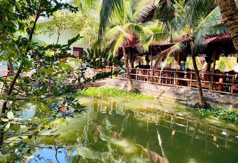 اتاق ساده سه نفره, Khách Sạn Sao Mai