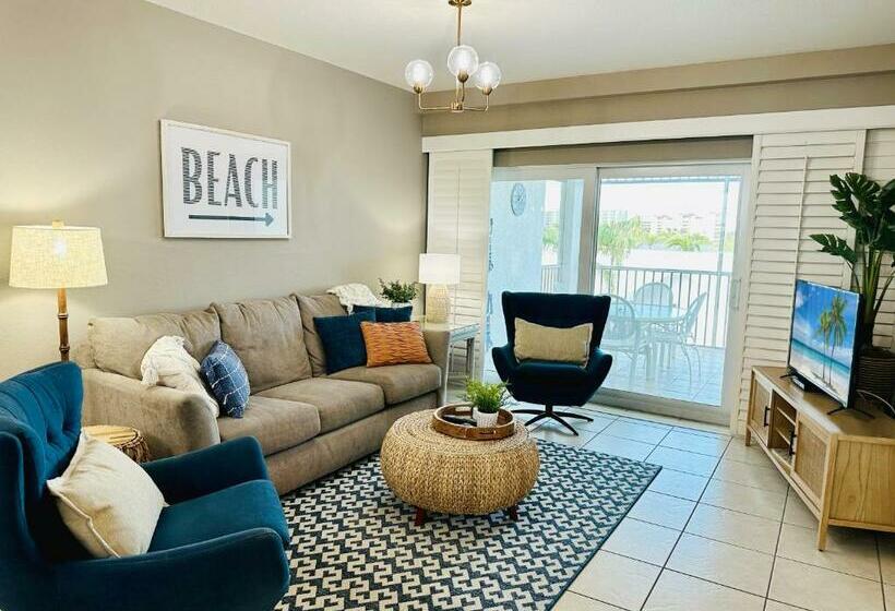 شقة غرفتين, Olde Marco Inn