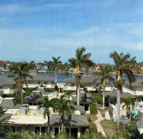 شقة غرفتين, Olde Marco Inn