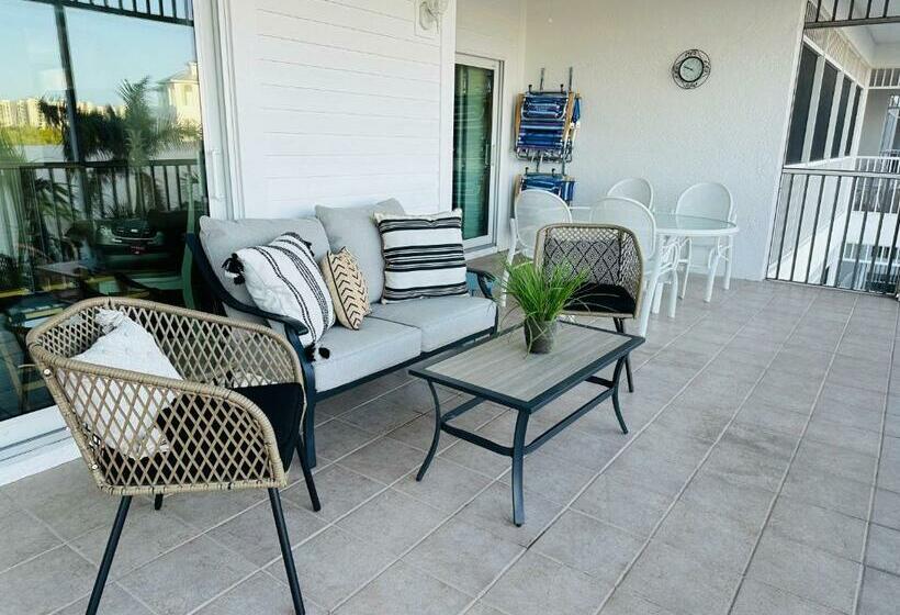 شقة غرفتين, Olde Marco Inn