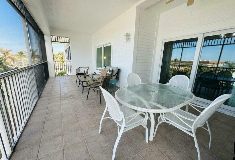 شقة غرفتين, Olde Marco Inn