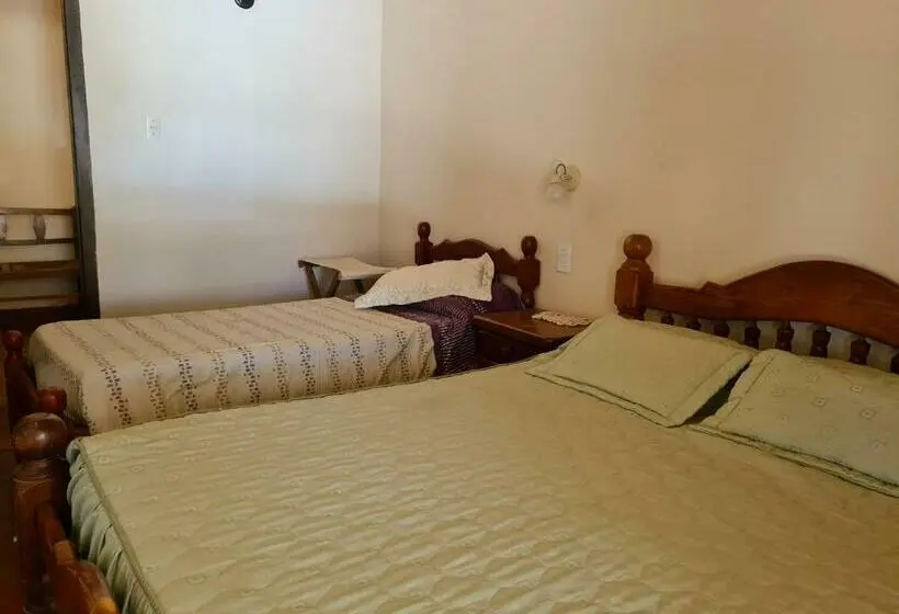 Perhehuone, Hostería La Enramada