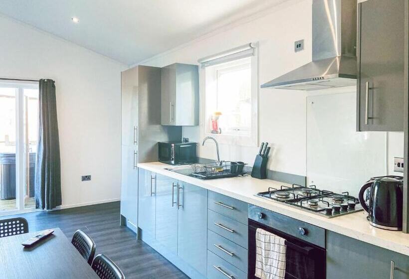 Дом 2 Спальни, Arran Hills