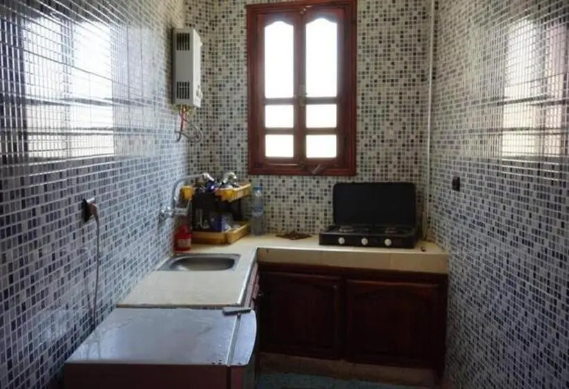 تختخواب در اتاق مشترک, Emallayan Hostel