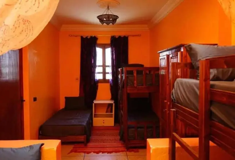 تختخواب در اتاق مشترک, Emallayan Hostel