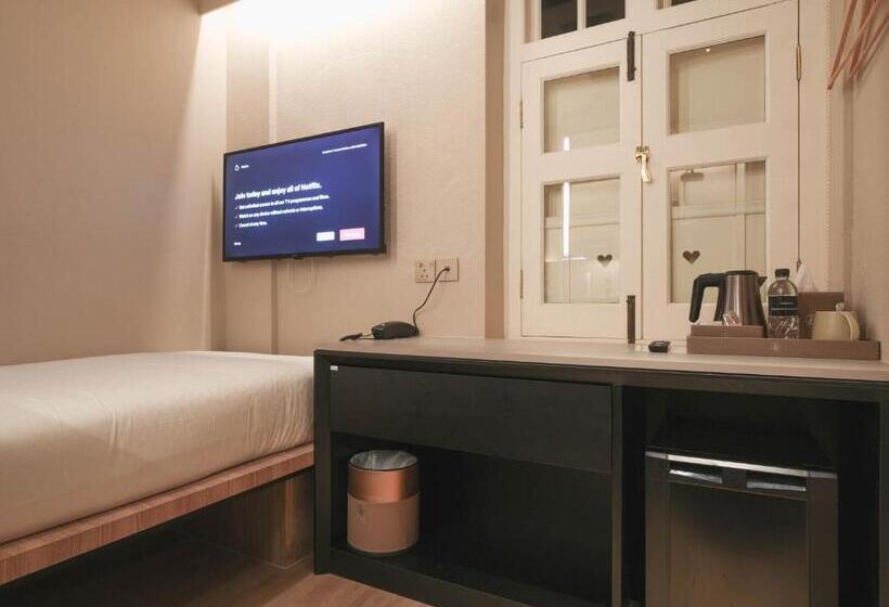 اتاق استاندارد یک نفره, 1900 Chinatown