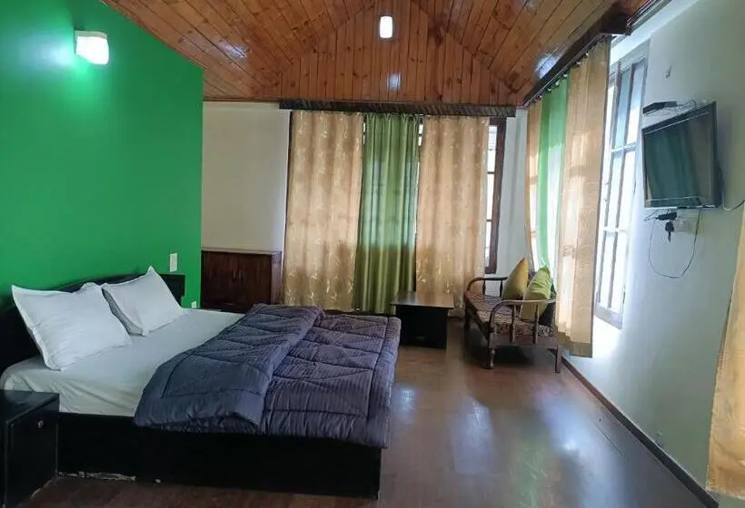 Perhehuone, Hot Stuff Hotel Rooms & Restaurant Riverside Resort Pet Friendly