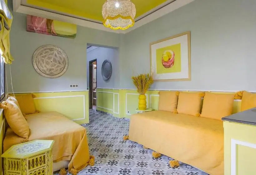 اتاق استاندارد چهارنفره با چشم‌انداز باغ, Maison Daouia