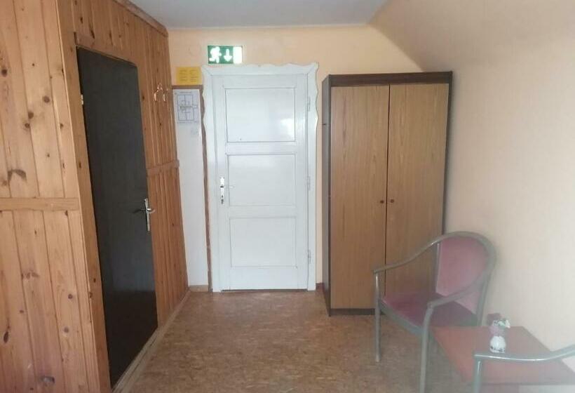 اتاق استاندارد, Smučarska Koča