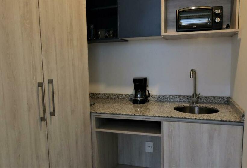 غرفة قياسية, Satelite 2750 Hotel & Suites