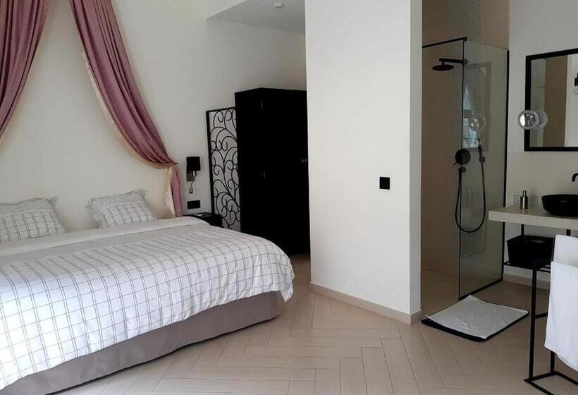 سوئیت با تخت بزرگ, Château Georgette