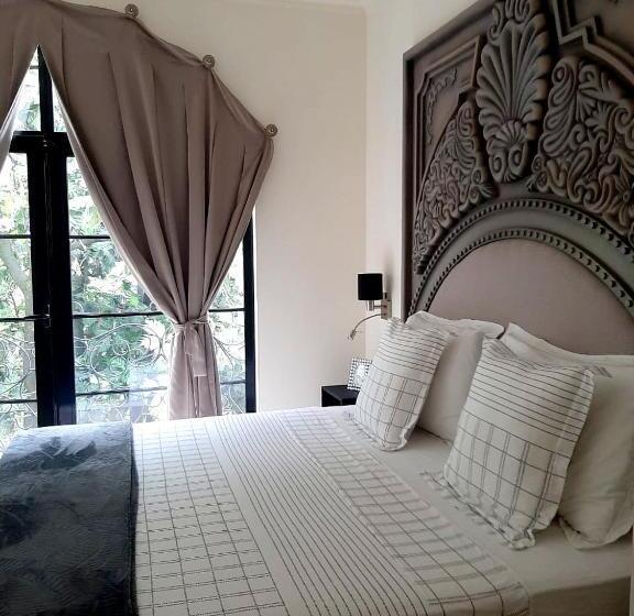 سوئیت با تخت بزرگ, Château Georgette