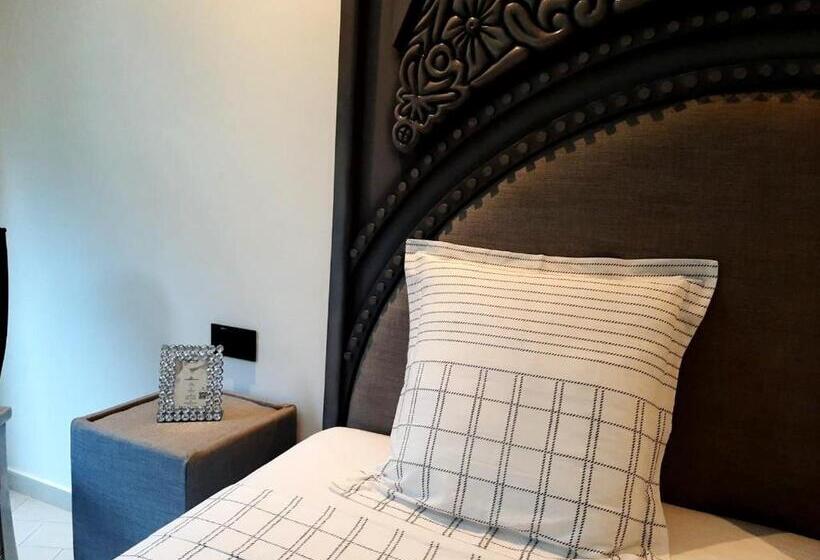 سوئیت با تخت بزرگ, Château Georgette