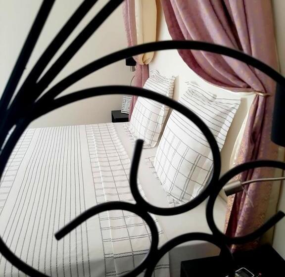 سوئیت با تخت بزرگ, Château Georgette