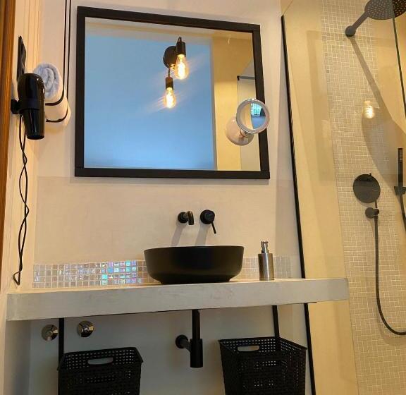 سوییت, Château Georgette