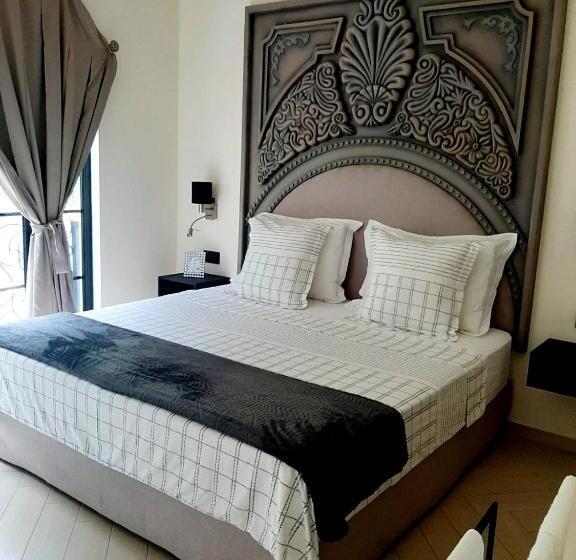 سوییت, Château Georgette