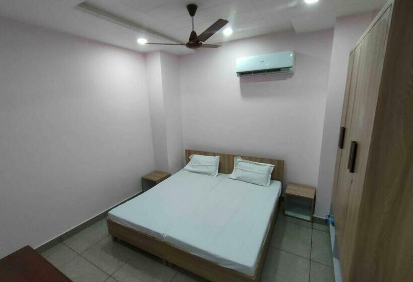 트리플 클래식 룸, Oyo  Palazzo