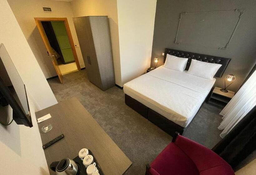 חדר סטנדרט לשלושה, Respi̇ro Park