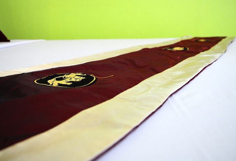 Номер Стандарт, Choktawee Smile