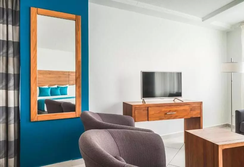 سوئیت جونیور با آشپزخانه, City Suites & Beach