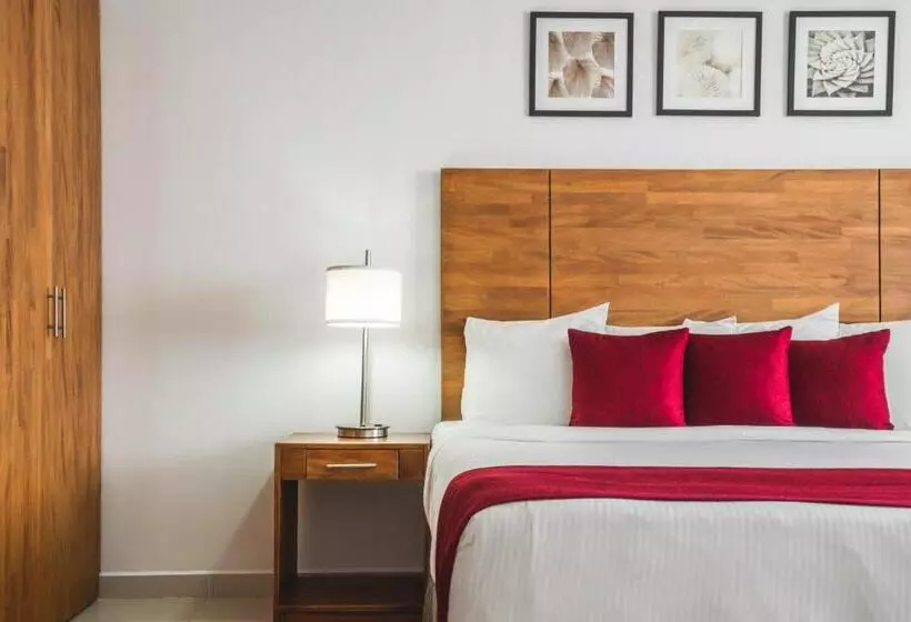سوییت با چشم‌انداز دریا, City Suites & Beach
